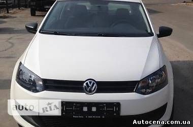 Автомобили Volkswagen: Volkswagen Polo Trendline 2014 онлайн