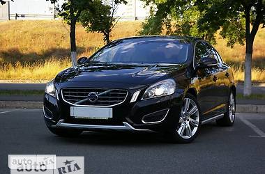 Автомобили Volvo: Volvo S60 1.6 T4 2013 онлайн