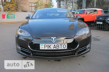 Автомобили Tesla: Tesla Model S 2014 онлайн