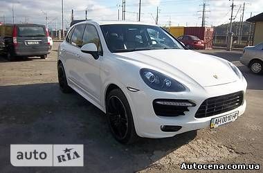 Автомобили Porsche: Porsche Cayenne 4.8GTS 2012 онлайн