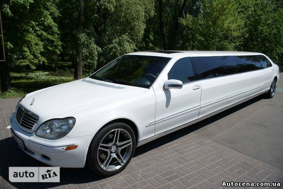 Автомобили Lincoln: Lincoln Town Car 2000 онлайн